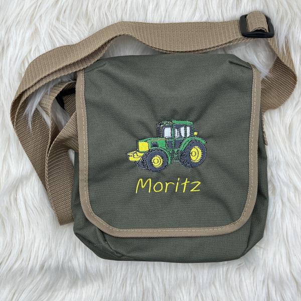 Schultertasche "Moritz" bestickt mit Traktor und Name -sofort lieferbar-